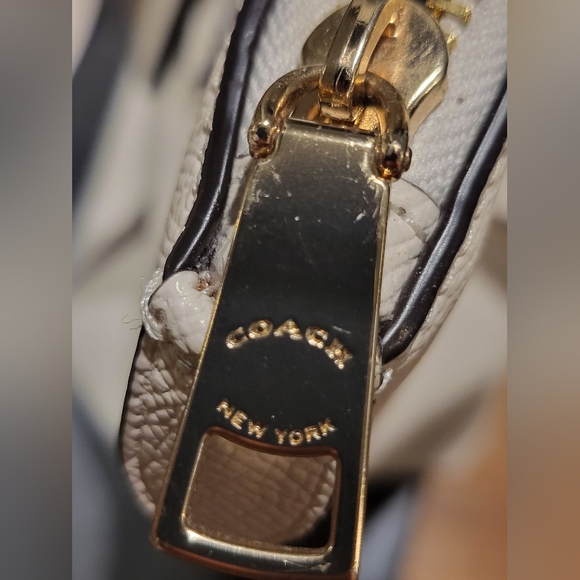 Coach Off-White Tote Bag - Picture 7 of 9